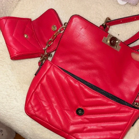Aldo Vibrant Red Quilted Shoulder Bag with Gold Accents - Picture 4 of 6